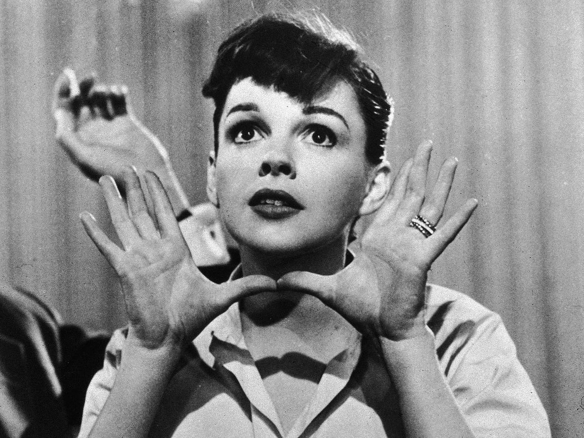 poptrashmuseum's tweet photo. 52 years ago today the world lost Judy Garland, who always makes the strings of our hearts go zing. Did you know she was the first woman to win a Grammy for Album of the Year? https://t.co/eduBFRjTZW