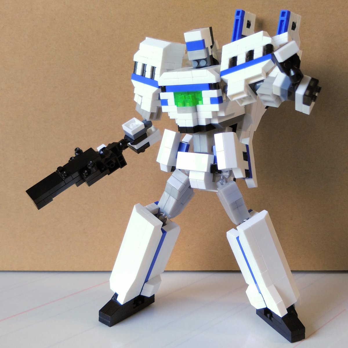 BalalBarrel02's tweet photo. パーツの差し替えでさらに変形。胴体前方パーツを取り外すことができるのは、最初に予定していた変形合体の名残。
#プチブロック
https://t.co/ZihMKgRQTh https://t.co/xWw00oZdol