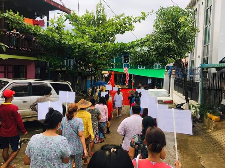 HPhyusin's tweet photo. The people of Phakant protested and showed that they stand with #Mandalay where fight with terrorists currently.
#WhatsHappeningInMyanmar
#June22Coup https://t.co/HwE8SpR9X1