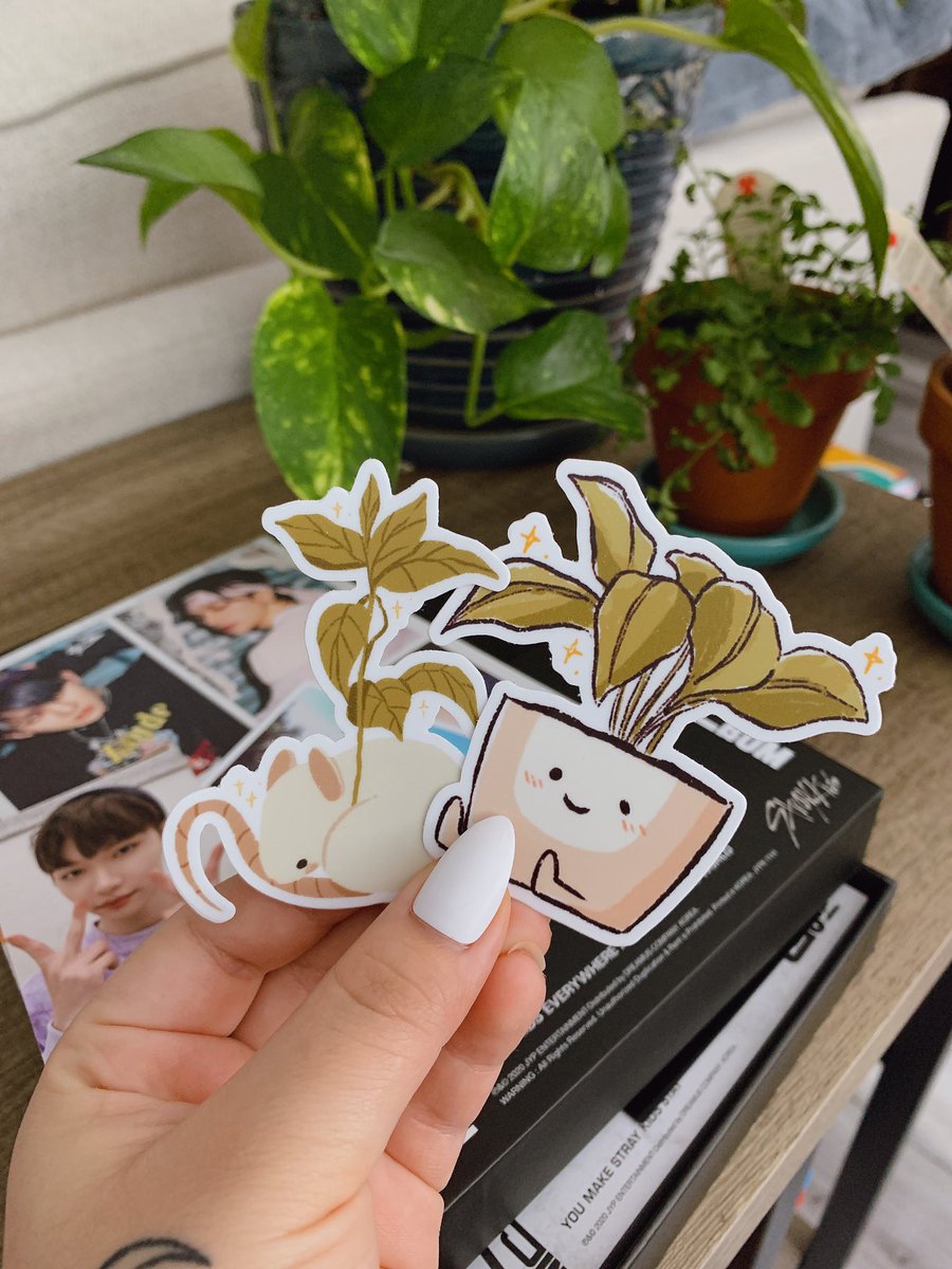 camiilicy's tweet photo. Hello Iโm Cami and I run a small shop with stickers, prints, and more โจโจ https://t.co/VFHAlgQHFu #smileforsmall ๐๐๐ support ur local bi on pride month ๐๐โจ https://t.co/yEvUsqQl4c
