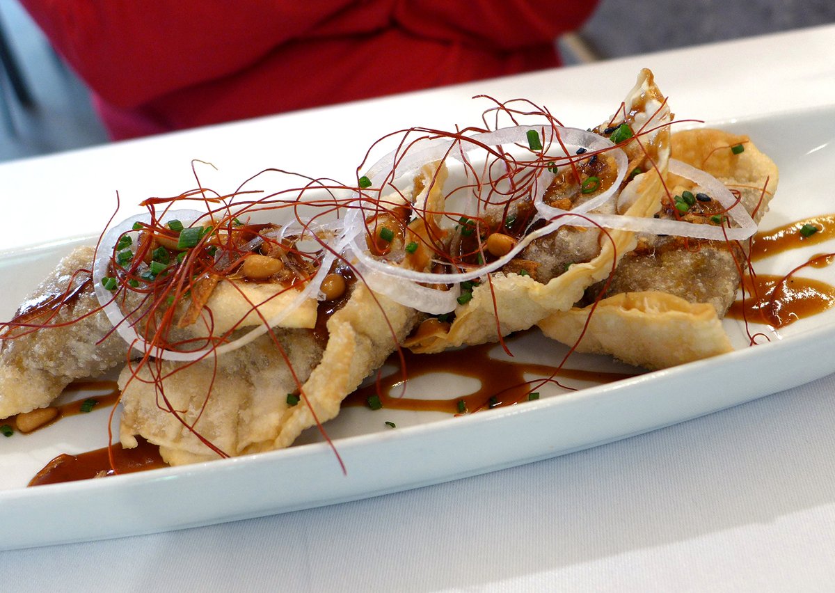 encantadissim's tweet photo. Heus aquí una altra proposta de caire territorial que en aquest cas reivindica el Solsonès com a destí gastronòmic de qualitat. 

Una proposta solvent i molt acurada que cal recomanar 😋🥂

@maredelafont és el nom de la criatura 👏👏👏

Aquí els detalls 👉 https://t.co/sSK3PV7jhc https://t.co/Z5W3my5XQe
