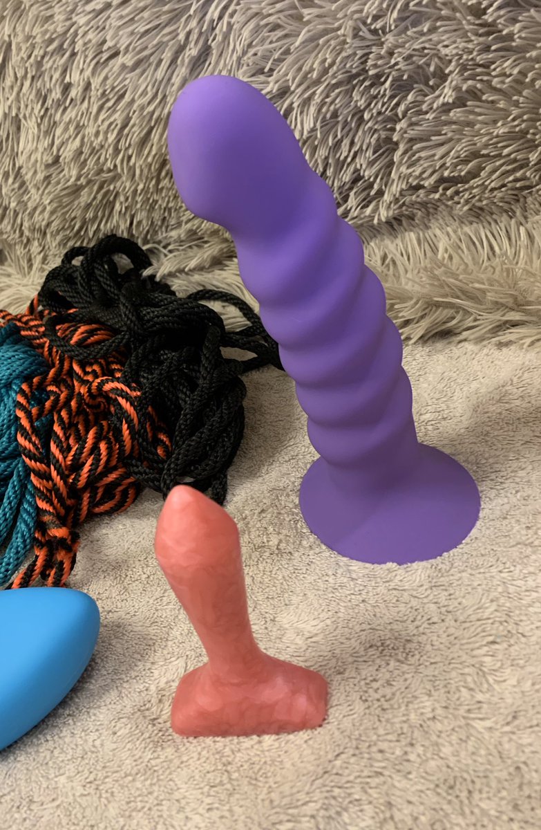 drippykitty69's tweet photo. Cum watch me fuck my new dildo! https://t.co/uVEyhKVlSG #livecamshows #chaturbate #camgirl #livecam #broadcastingnow #dirtysmall #petite #smalltits https://t.co/SOgtdbNGey