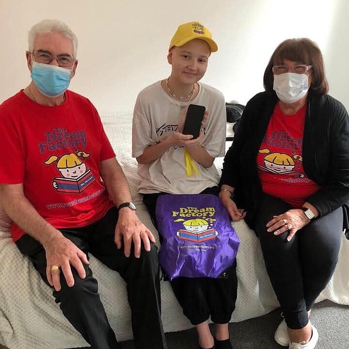 mauray16's tweet photo. THE DREAM FACTORY
Molli is 16 years old and has been diagnosed with Osteosarcoma which has effected her lungs, liver and spine. Molli’s dream was for a Apple IPhone 11 so she could keep in touch during her hospital stays 
www.your dream https://t.co/a5fUL1Pos7 https://t.co/IHWRcPVKWi