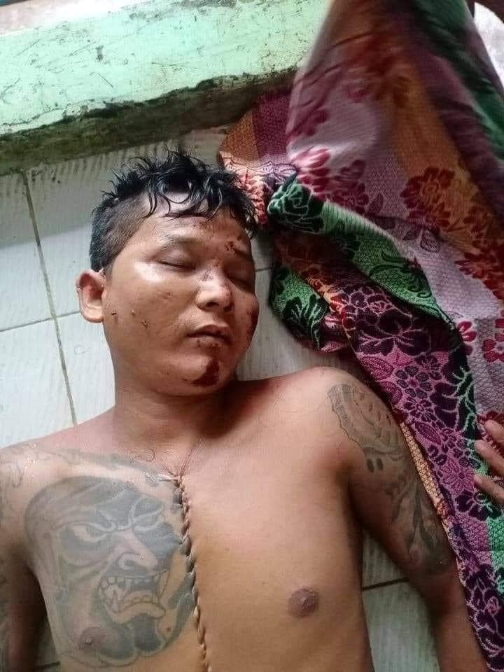 spring21MM's tweet photo. (1/2)
Tw\\ death
Ko Zeyar Linn(30) was abducted by Military terrorists at 9 pm on Jun 21 when terrorists raided #Lelzin village, #Monywa Tsp,Sagaing Region &amp; opened gunfires.
-This morning(Jun 22),terrorists informed his family that he has died &amp; to retrieve his body.
#June22Coup https://t.co/eqJwh25u0l