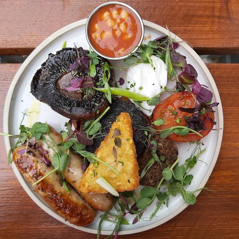 Tour de Full English tweet media