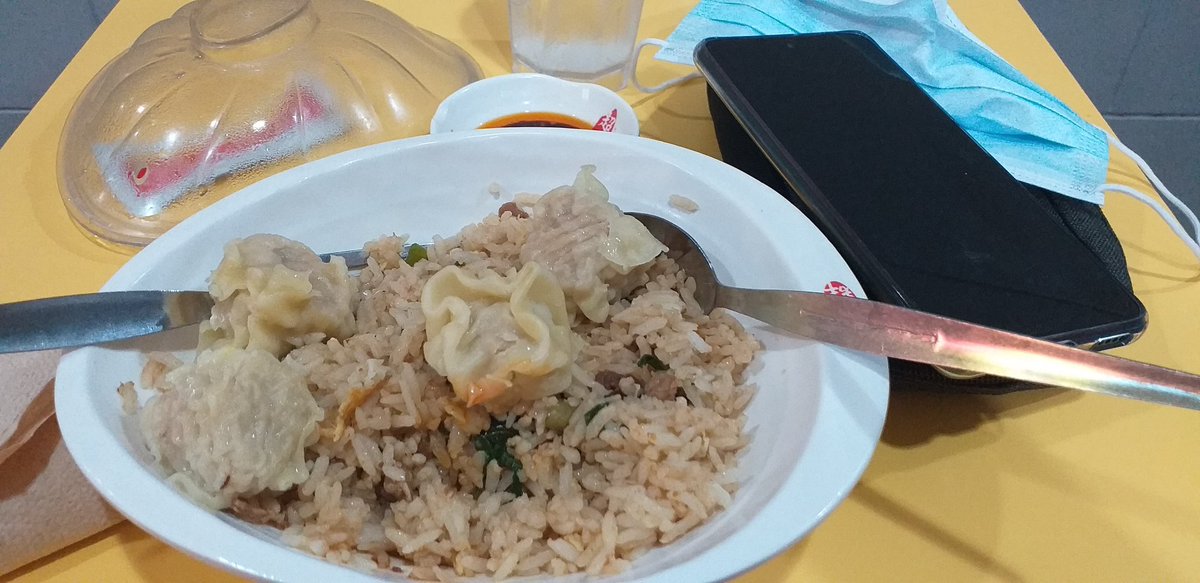 SimplyGeeeeee's tweet photo. SMF atm. https://t.co/vZjV1Lma77