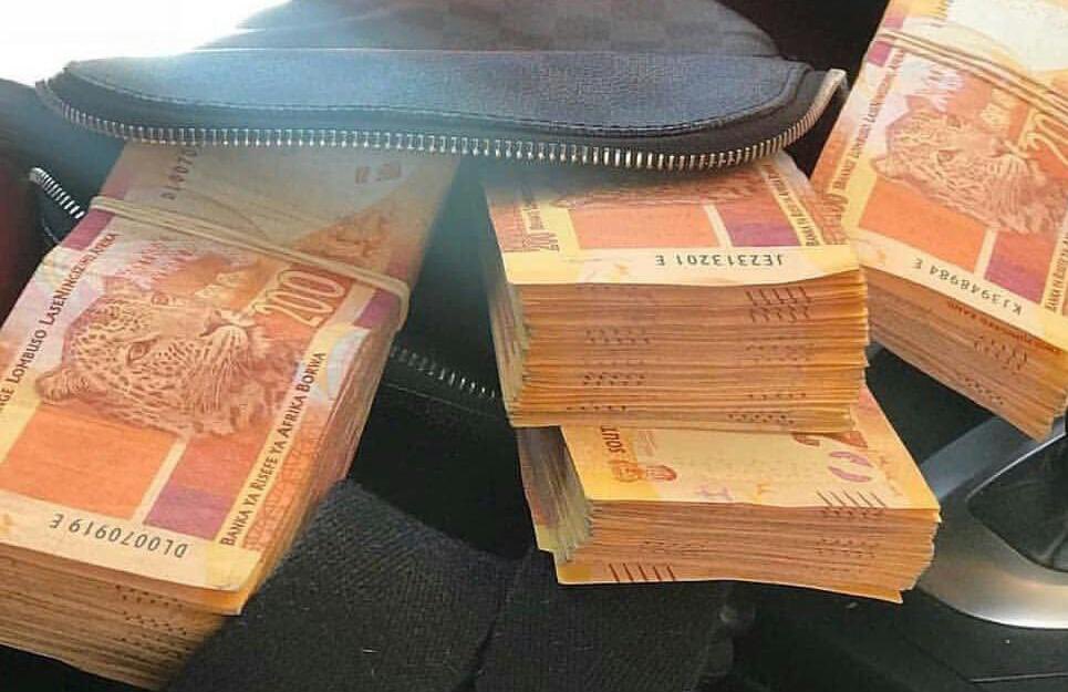 Man’s NOT Barry Roux tweet media