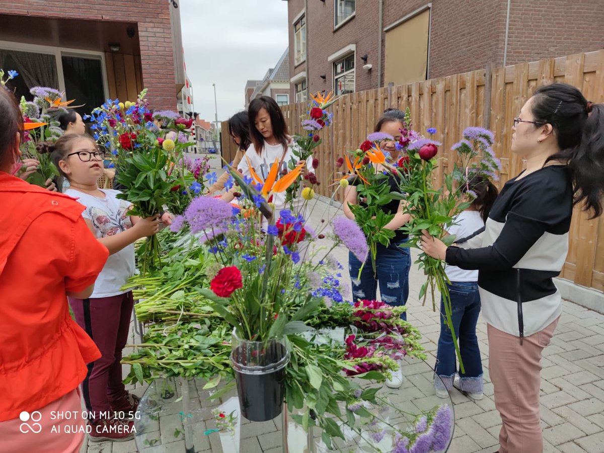 Ons Chinese landenteam was afgelopen zondag op pad om de  vaders te verrassen op vaderdag.
