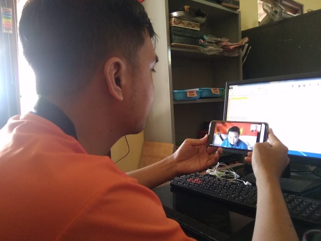 massanjar_'s tweet photo. Saat ngezum menjadi solusi monitoring dan evaluasi.. 😆😀

#pramukajateng #dutahumas #makincakapdigital 

@Pramuka_Jateng @Sakamilenialjtg @kwarnaspramuka @1103purbalingga @kominfo_jtg @provjateng https://t.co/0gjpIZIR1O