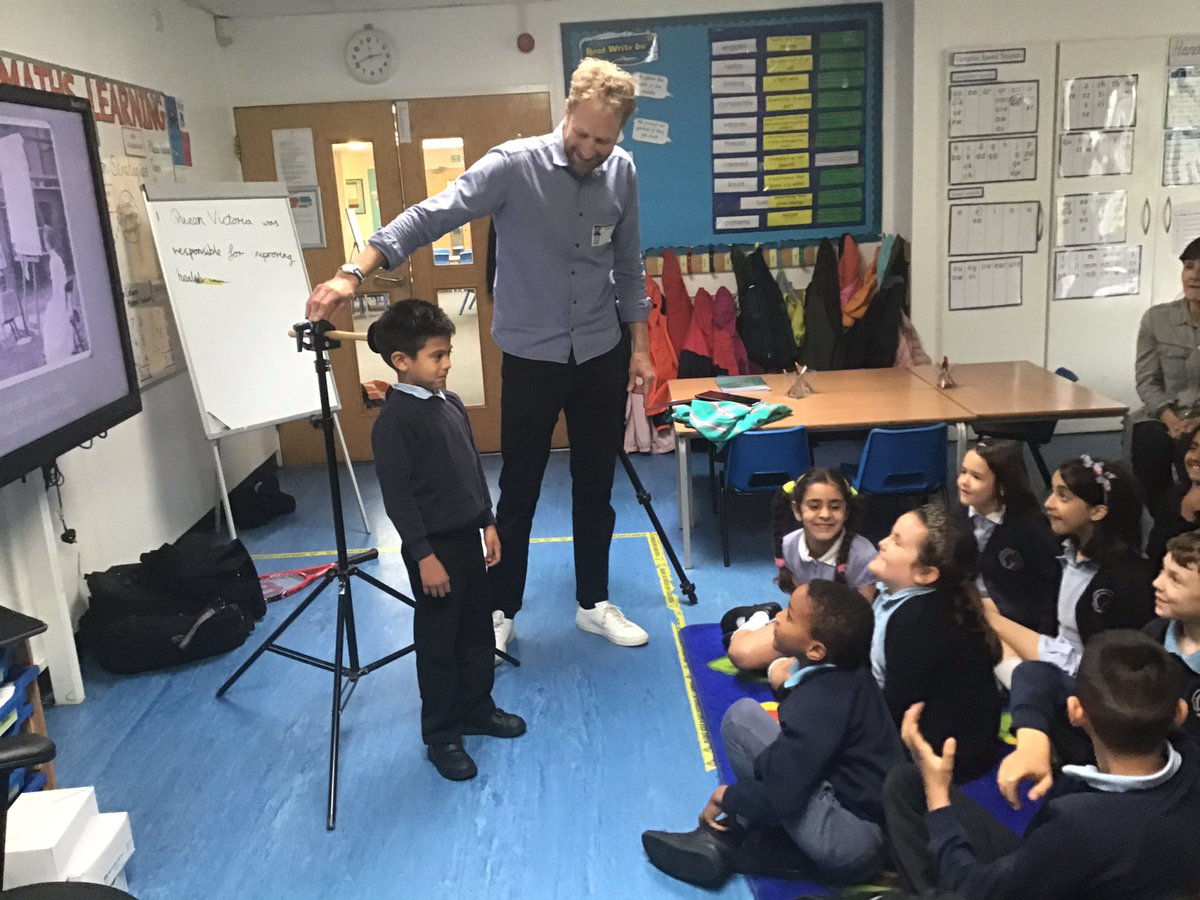 MrsCooperEdu's tweet photo. What an inspirational afternoon! Year 2 created Victorian style portraits, thanks to the expertise of @benharriesphoto we can’t wait for you to see them at our showcase! (Can you hold a pose for 2 minutes?!) https://t.co/eOIsdxON0X