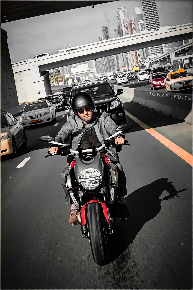 Captain_Jack2_0's tweet image. #தன்னிகரற்ற_தலஅஜித்

Now  THE KING entry

#Valimai
#ValimailUpdate