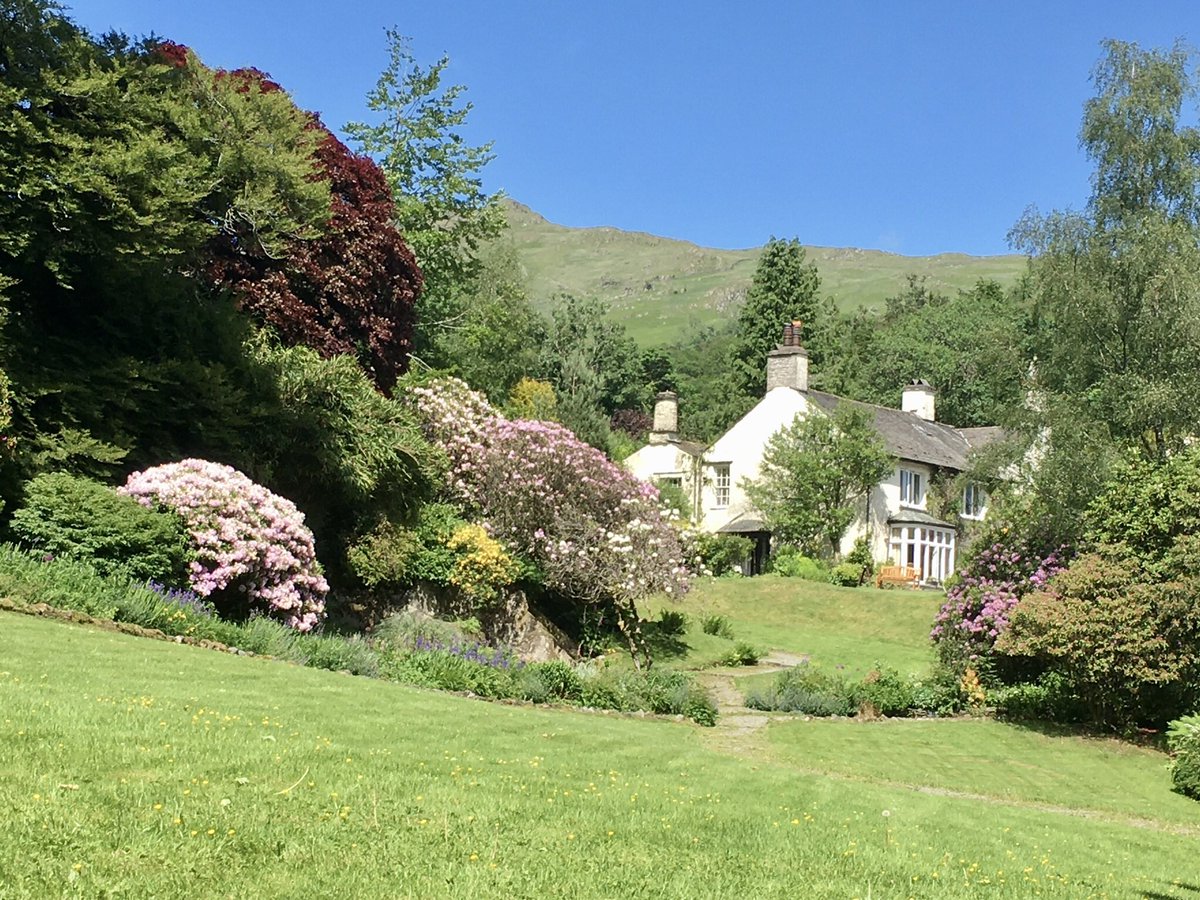 RoyallMargaret's tweet photo. For #TopTweetTuesday today,@blackboughpoems and our host today @SandiferSmith (welcome & thank you for reading our work) Iโm offering a magic realism poem relating to my recent writing retreat at Rydal, Wordsworthโs home #RydalMount ( in photo). https://t.co/khzor7HBdl