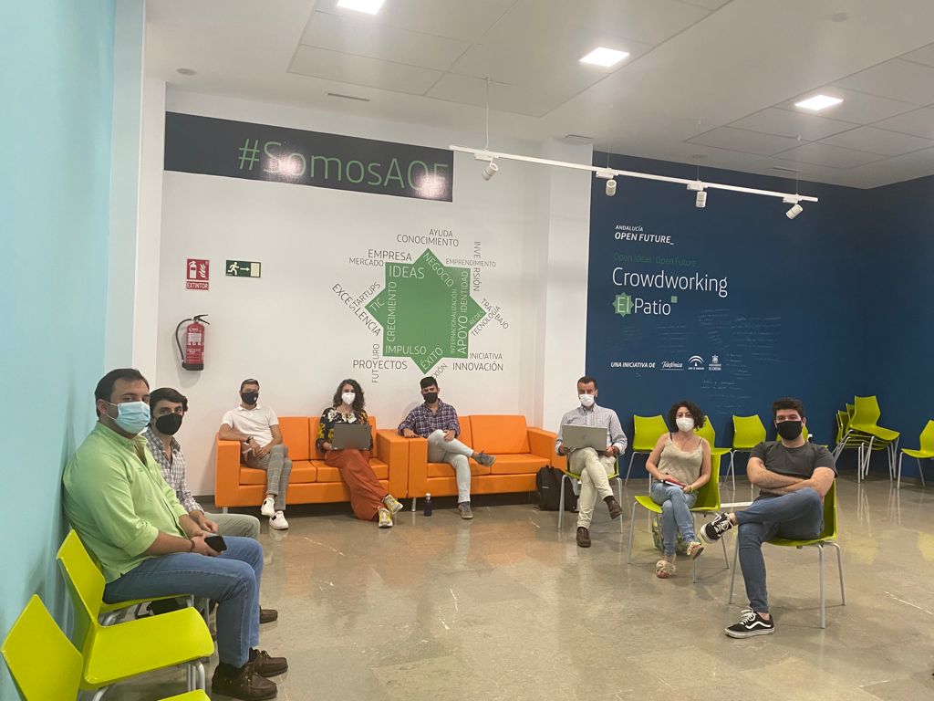 Nuestros emprendedores de #ElPatio asisten a un nuevo #PeerRevew. 

¡Gracias a todos por participar! 🙌

#SomosAOF 🚀