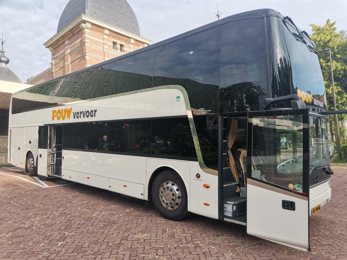 074's tweet image. Vandaag zijn we met het orkest uit Arnhem in Enschede met deze mooie bus, 😎 @pouwvervoer @besselingtravel @Vanfraassen