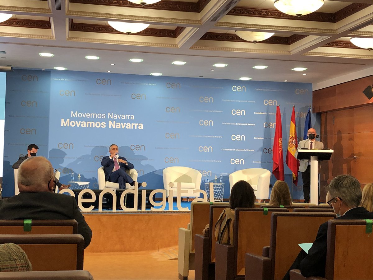 CigudosaJuan's tweet photo. 🗣Un placer participar en la inauguración de la segunda jornada #cendigital de @CEN_Navarra 

🖥 Uno de los objetivos del departamento es que la digitalización y la transformación digital llegue a ciudadanía, empresas y administración y hemos explicado cómo lo estamos haciendo https://t.co/rVxrt6D7V5