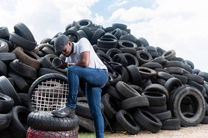 KasiEconomy's tweet photo. Meet Mzokhona Maxase(25) from Hluhluwe, KwaZulu Natal, the co-founder of Cubic_38, a company that manufactures shoe polish and car tyre polish from ♻️recycled tyres. To order please call 0792388469 / 0725579974 https://t.co/iruOoD8jKM