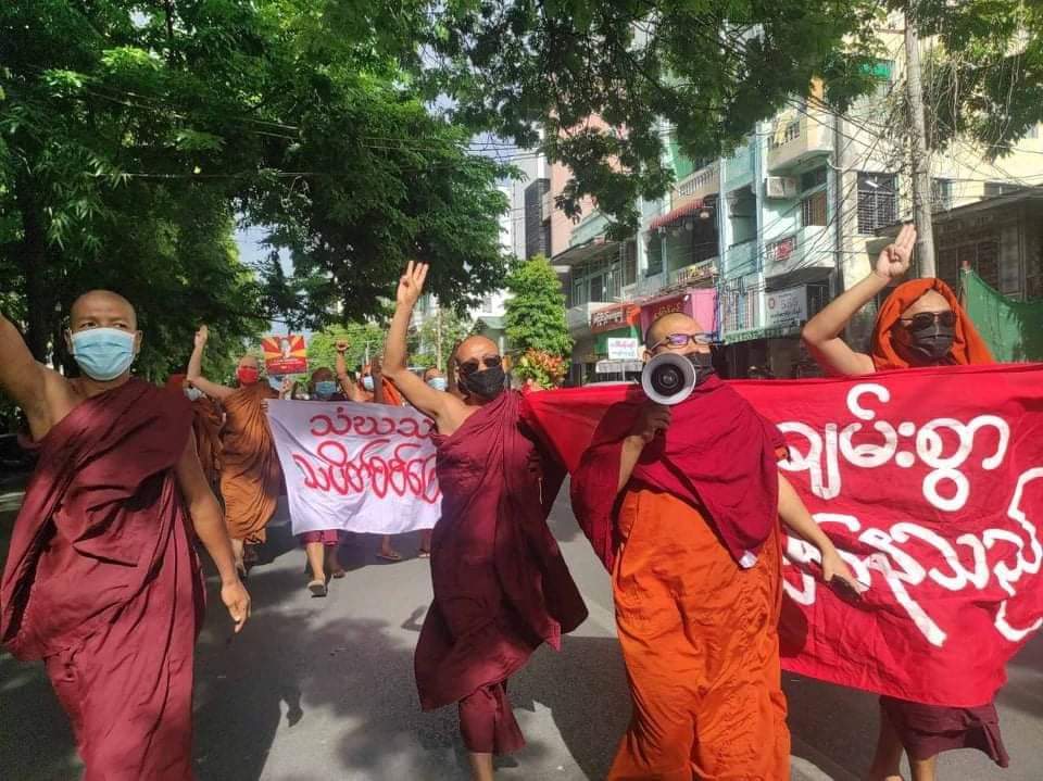 The real Buddha's sons
Monks in #Mandalay protesting everyday to show we are deserve to get back our right .
#WhatsHappeningInMyanmar 
#June22Coup