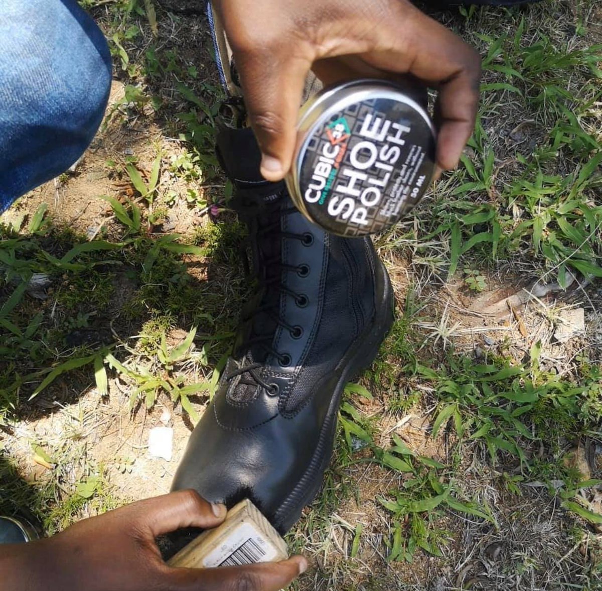 KasiEconomy's tweet photo. Meet Mzokhona Maxase(25) from Hluhluwe, KwaZulu Natal, the co-founder of Cubic_38, a company that manufactures shoe polish and car tyre polish from ♻️recycled tyres. To order please call 0792388469 / 0725579974 https://t.co/iruOoD8jKM