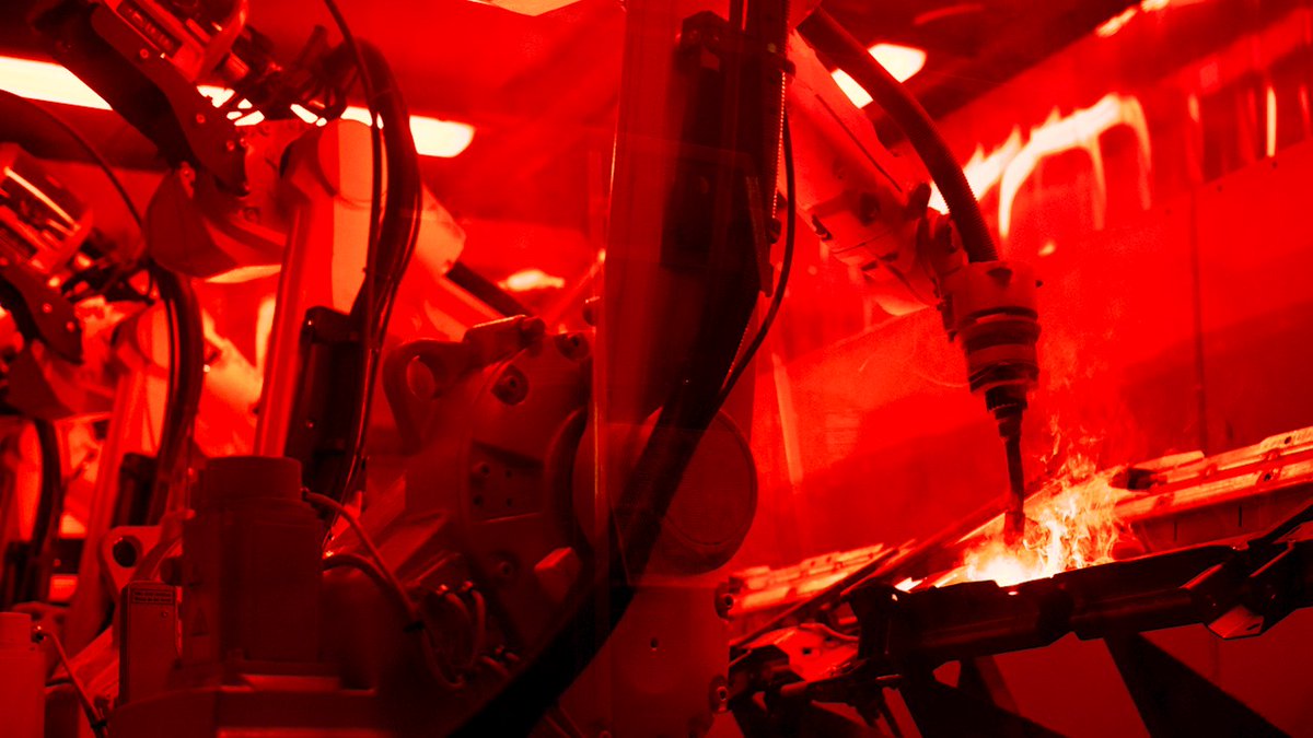 ABBItalia's tweet photo. Dagli anni '50 la #Olimac di Margarita (CN) porta l'innovazione italiana nel settore delle macchine agricole nel mondo e oggi è leader globale.

Dal '97 i #robot #ABB lavorano al fianco degli operatori e contribuiscono a questo successo, scopri come ➡️ https://t.co/y5OVG9l1wi https://t.co/kKMC3jVfYO