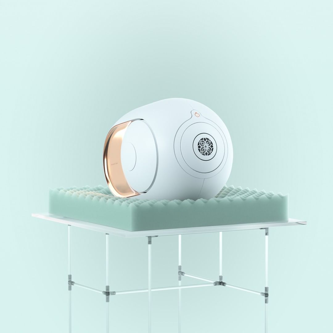 DEVIALET's tweet photo. We’re maximalists. Not that you’d ever know it.
Radically optimized to allow for performance beyond the reach of other compact speakers, Phantom I packs precisely 1431 components driving 200+ audio innovations—some microscopically small, all massively intelligent. #PhantomI https://t.co/TfnglEz99L