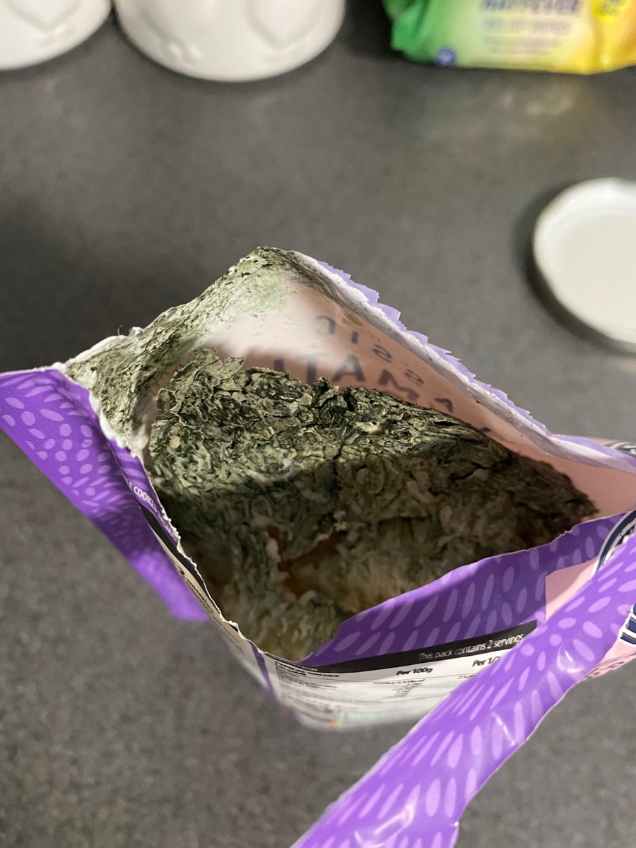 YoMummaUK's tweet photo. Got any answers for this mouldy rice @AldiUK ? https://t.co/UgtvSyXyKc
