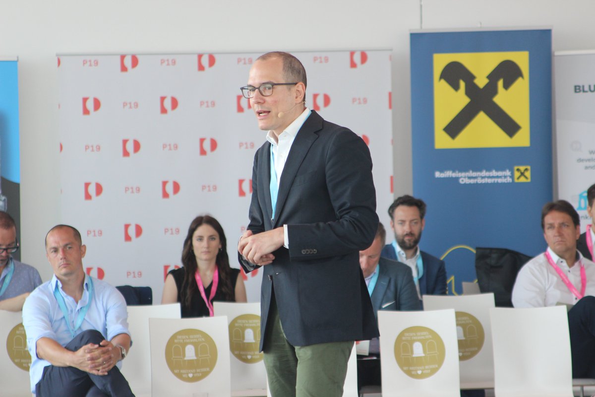 PaymentFestival's tweet photo. Mit Doge zum Mond? @JilNik (@AgendaAustria) eröffnet Flight #1 – Crypto Currencies.

#P19 #Midterm #Event #Payment #CryptoCurrencies https://t.co/8EAyPbjcUk