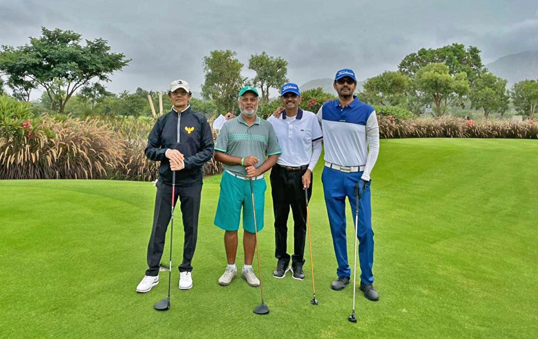 Just the perfect day to be outdoors and at such a wonderful setting. Keeping me company at Golfshire were Sudarshan Maney, D. Shivakumar and Varun Berry #golfdiary