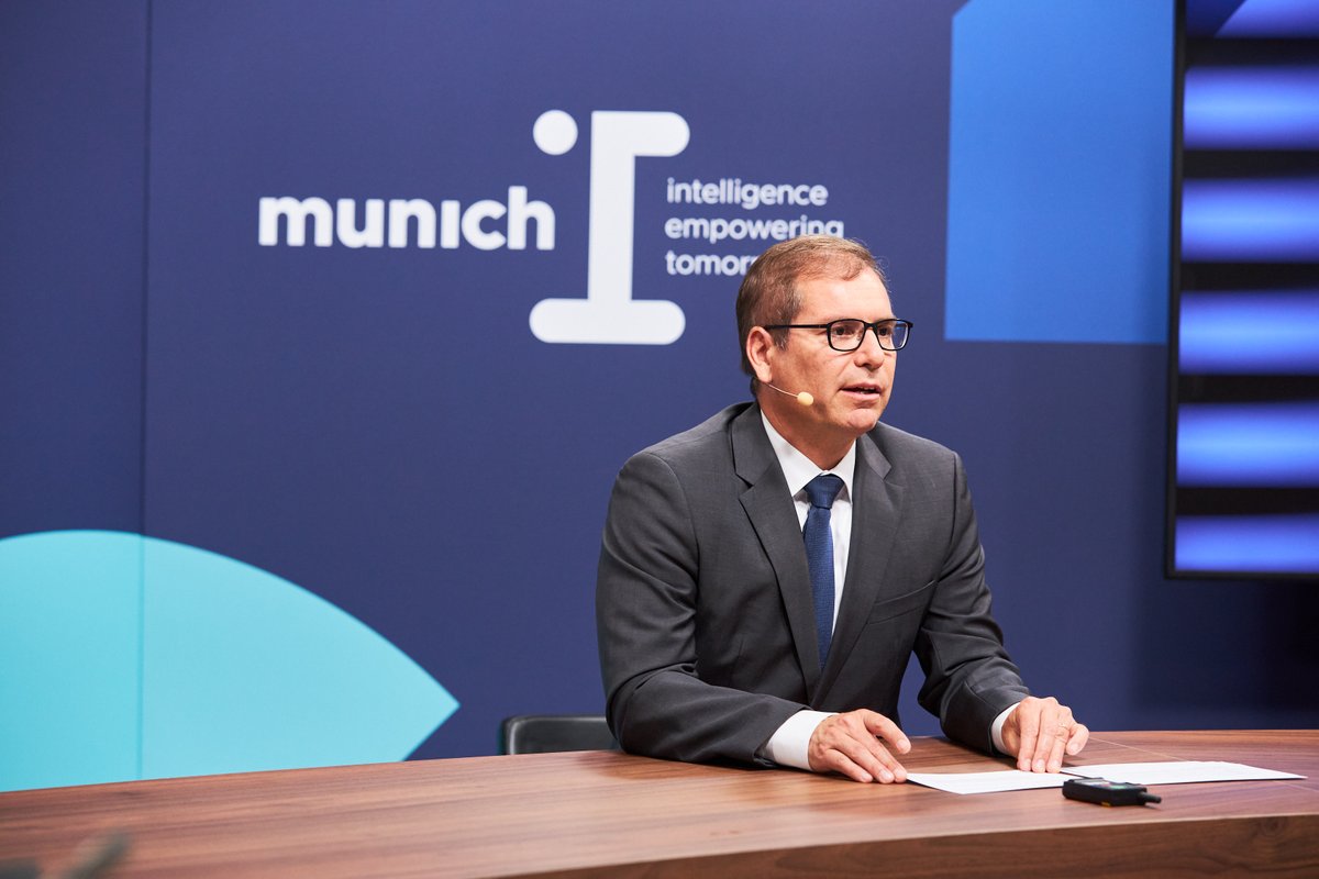 automaticafair's tweet photo. Bavarian Prime Minister @Markus_Soeder called it "a powerful signal" for the industry: #munich_i was opened this morning by Falk Senger (@messemuenchen ), @alena_buyx , Sami Haddadin and Thomas F. Hoffmann, President of @TU_Muenchen 💪 #automaticasprint https://t.co/1VH9JcBEj3