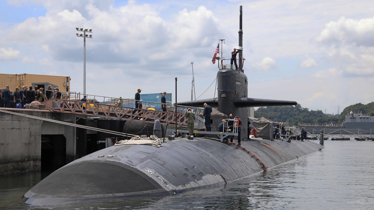 Guam-based #USNavy fast-attack submarine #USSOklahomaCity arrives for a port visit at Fleet Activities Yokosuka, Japan, today. #SSN723 #PacificSubs