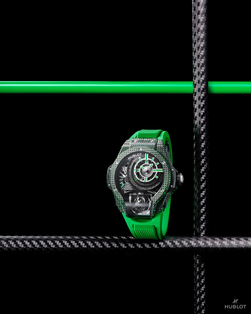 Hublot's tweet photo. Discover the new #MP09 Tourbillon Bi-Axis 5 Days Power Reserve 3D Carbon, available in four colours: red, yellow, green and blue.
The whole challenge of these extraordinary creations was to create a 3D carbon case with a unique shape to present the Tourbillon Bi-Axis movement. https://t.co/8k9ZLtlg7L