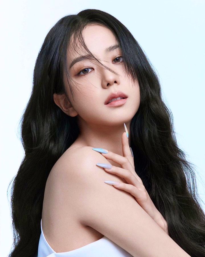 jisoo pics tweet media