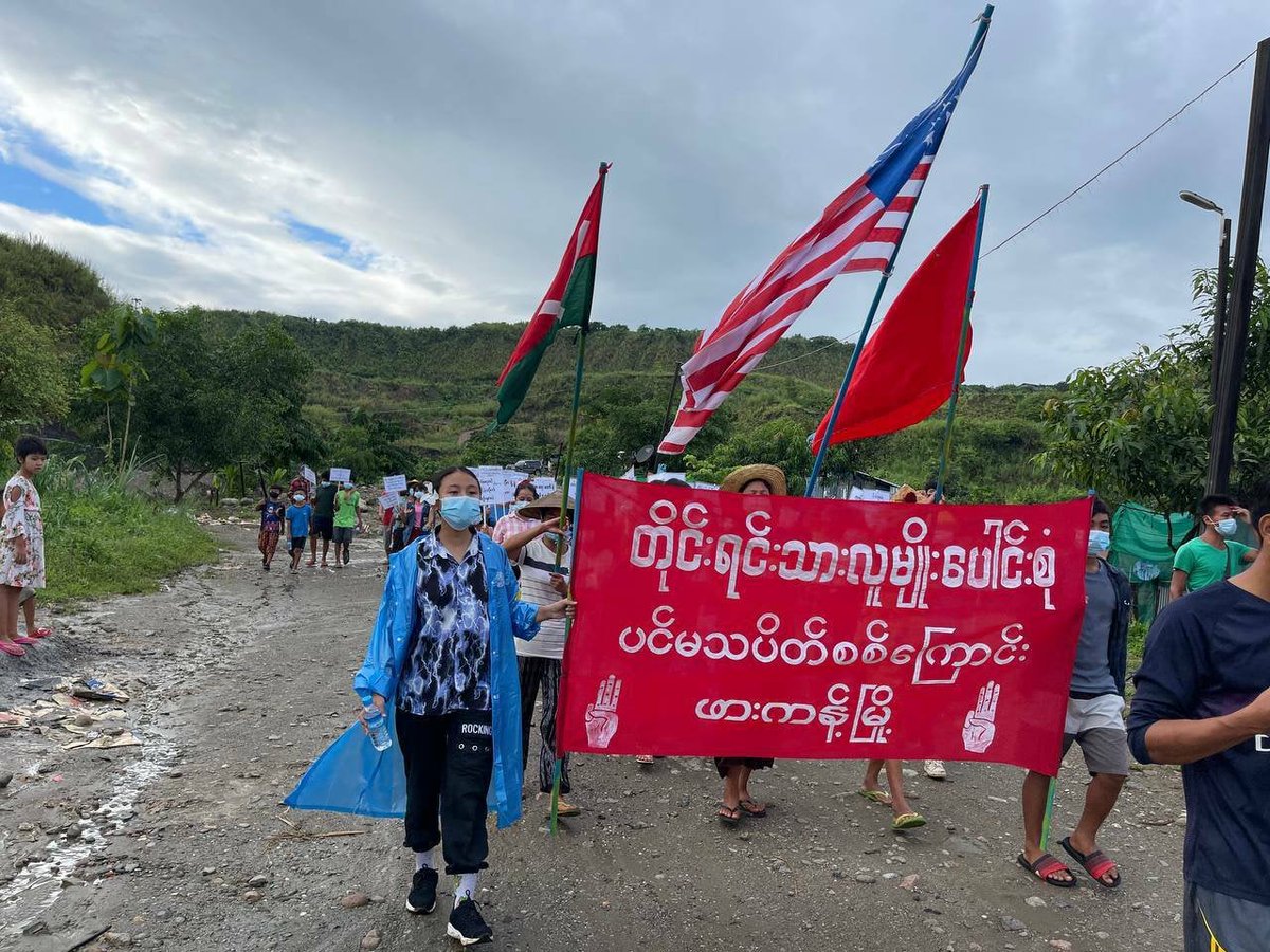 Myanmar_Now_Eng's tweet photo. In Hpakant, Kachin, multiple ethnic groups came together to stage a protest against Myanmar's military dictatorship this morning (Jun 22).

Photos: CJ

#WhatsHappeningInMyanmar https://t.co/R8hOdx48J1
