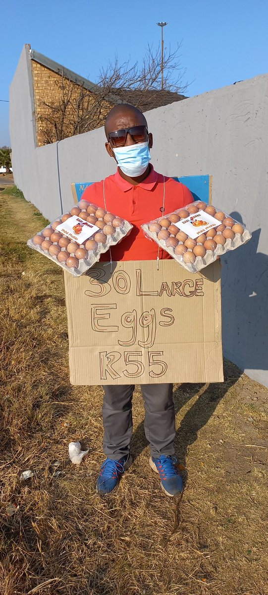 MondeKasi's tweet photo. Phihli Phohlo 🍳🥚🍳🥚

Out in these streets fast Masinyane we deliver futhi Soweto Kaofela For Free 

🚙💨💨💨💨

#DJSBU 
#Jozifm
#Fastmasinyane 
#HustleEveryday 
stay humble 😌 https://t.co/1IIpxHHWcJ