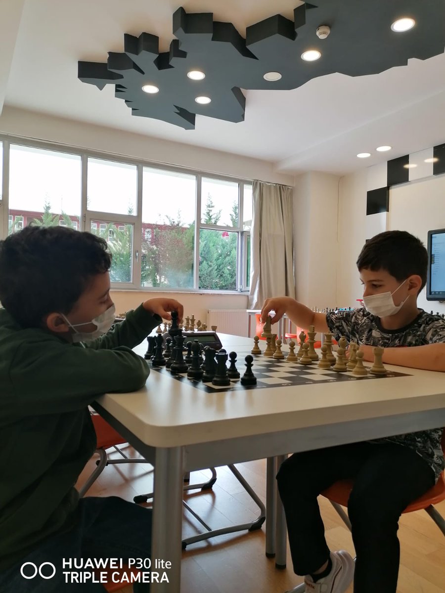 batikentdoga's tweet photo. İTÜ Eta Vakfı Batıkent Doğa Koleji Satranç dersinde “Puan Topluyorum ” etkinliği yapıldı.♟♟♟ @DogaOkullari @aligundogdu44 @muratyos @GuldenOnat @IzgiYelda https://t.co/NfD5iHPfBa