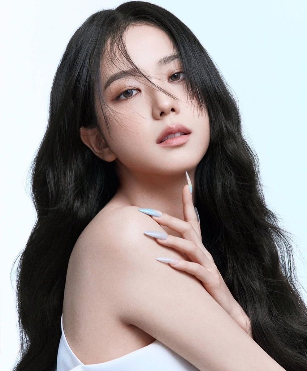cyanblink's tweet photo. Mise En Scène updated with Jisoo on IG. She's so gorgeous 🤍 @blackpink https://t.co/1DrQSVMfo6