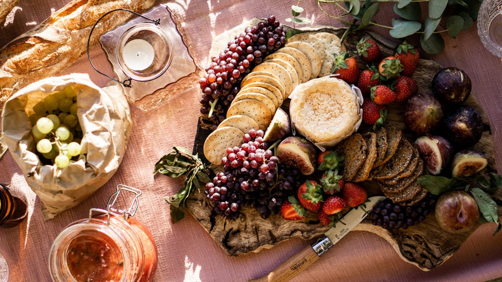 BuyLocalMeals's tweet image. #NationalPicnicWeek continues. How incredible does this spread look? 
We would still love to hear from anyone who feels like they could do something similar (or something completely different!) even if you haven't started out yet. We can help you from the absolute beginning!