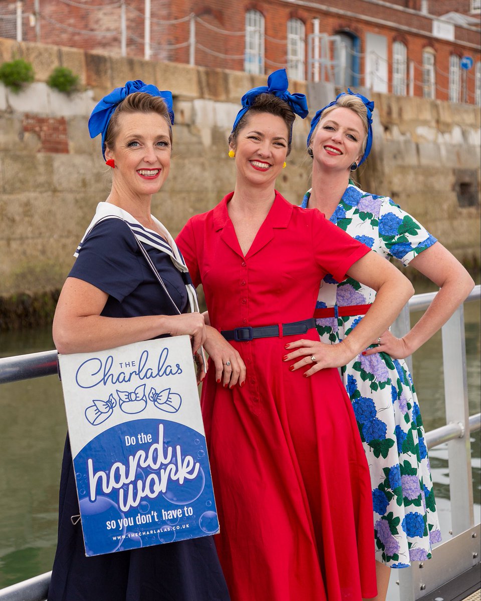 timeless_AT's tweet photo. @TheCharlalas  met this lovely ladies in Portsmouth during DDay21. Stunning voices https://t.co/oDuusWBuum
