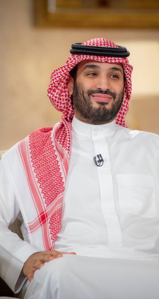 al8866's tweet photo. #محمد_بن_سلمان 
 #ذكري_بيعه_ولي_العهد
أحـنـت لـ رؤيـتـك الأكـوانُ هـامتـهـا ..
و استـعـجـب الغـدُ مـاذا يصنـع الـرجلُ ..
كـم شـاع قبـلك أقـوالٌ بلا عمـلٍ ..
حـتـى أتيـت فـ كان القـول و العـملُ ..
💚🤍 https://t.co/qsFP9CTY6U