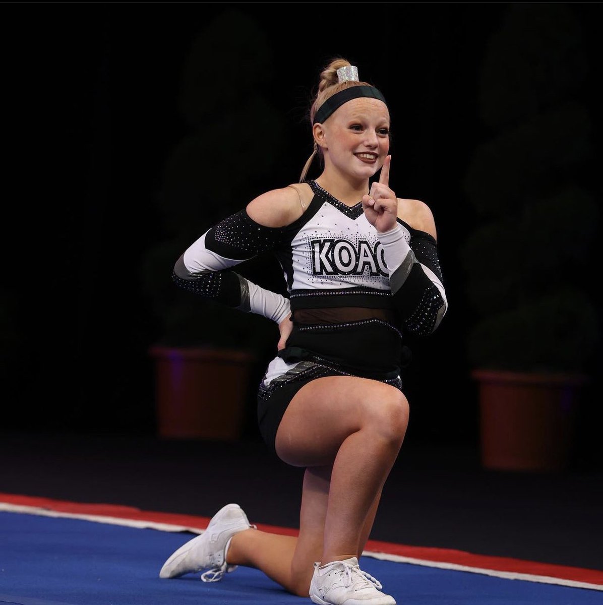 raysandstars's tweet photo. Hi guys this is Savannah from koach Allstars. Our good sis is fighting leukaemia and she needs us! The link to donate is https://t.co/Pgaj6qhpxW if you can’t donate please rt and maybe someone on your t/l can. Kick it’s asssss Savannah you got this!! ❤️❤️ https://t.co/zBkYkzcb2G