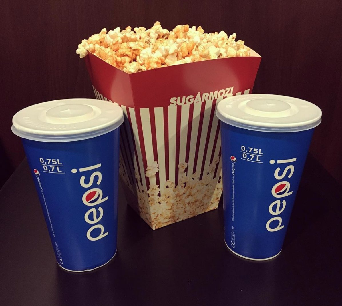 sugarmozi's tweet photo. BACON POPCORN MENÜK A SUGÁR MOZIBAN!🥓🍿

A mai naptól már kérheted büfénkben!🤩

Jelöld meg kommentben azt a barátodat, aki mindenkinél jobban szereti a baconös popcornt!😉
.
.
.
#sugarmozi #sugármozi #budapest #baconpopcorn #baconpopcornmenu #baconpopcornmenü #sugar #mozi https://t.co/9Q9LRP6rW2