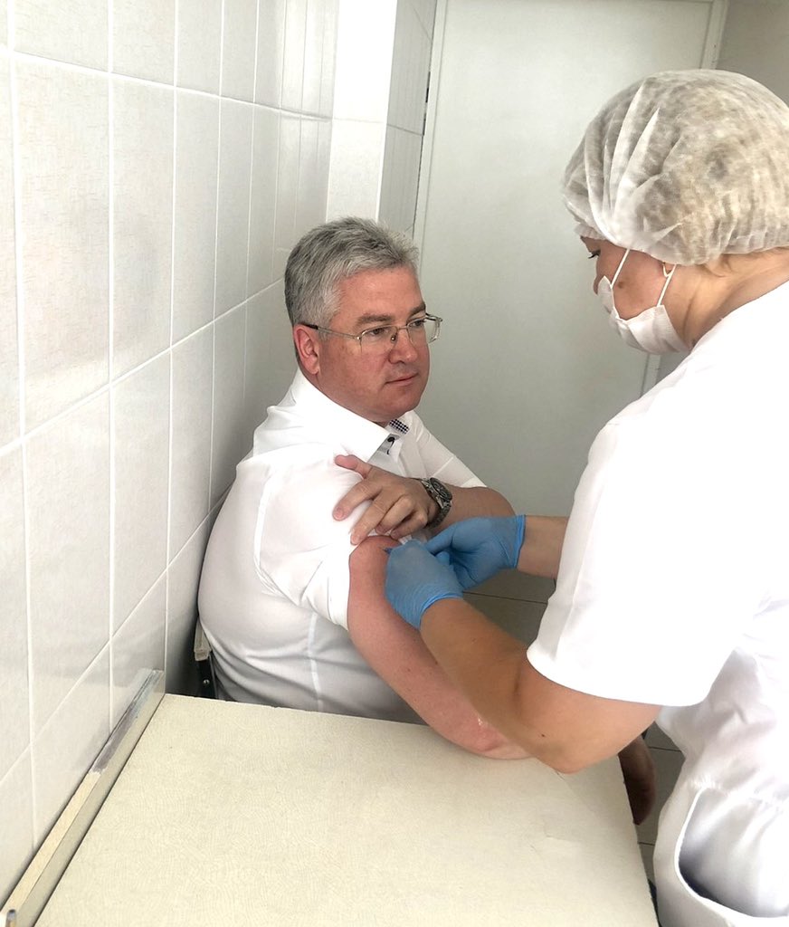 GBUZSGP1's tweet photo. Сегодня первый этап вакцинации от новой коронавирусной инфекции в Самарской городской поликлинике № 1 прошел Виктор Владиславович Кудряшов, первый вице-губернатор - председатель Правительства Самарской области. «Сейчас вакцинация - это не просто забота о своем здоровье, но и⬇️ https://t.co/UjYPG7jXKa