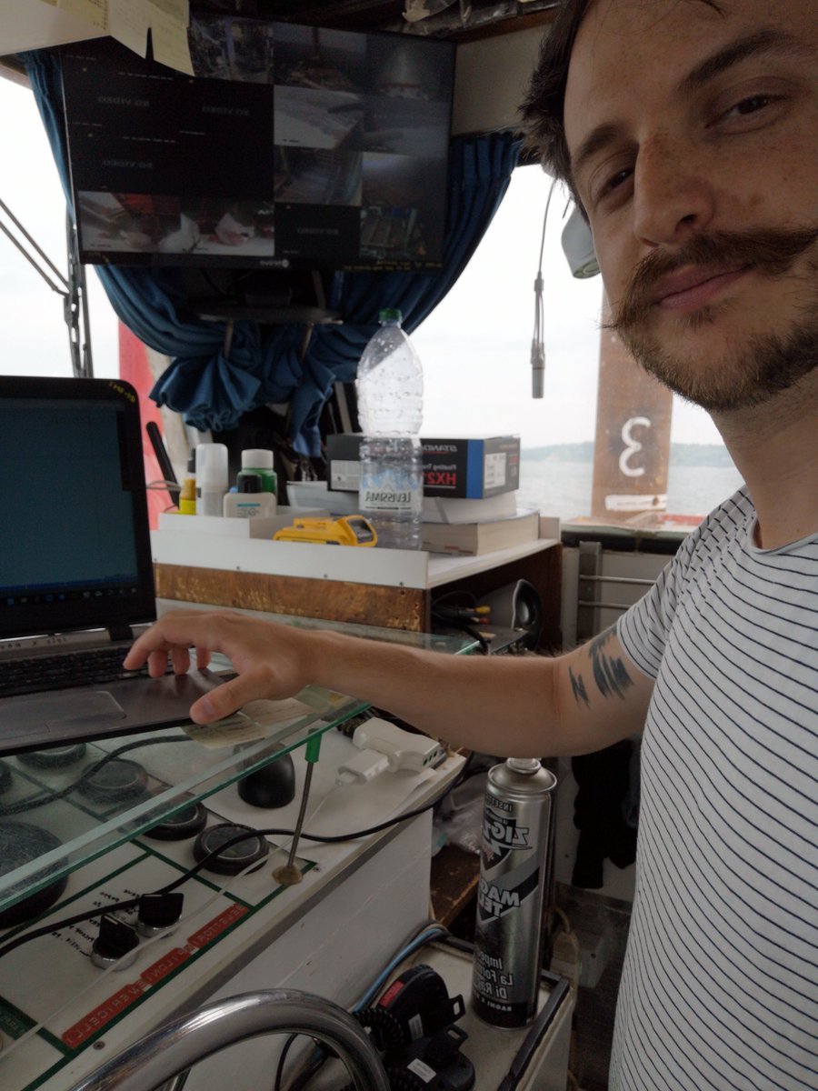 Fabriz_Car's tweet photo. After the vaccine, here we are back on the #field! Using real time #GIS and #GPS technologies to deploy  anchors for #musselfarming in the #Adriaticsea. GIS combined with #satellitedata are crucial to establish and monitor #aquaculture off-shore farms! @FabioMassa1 @SvannuFAO https://t.co/iSK3t41I7d