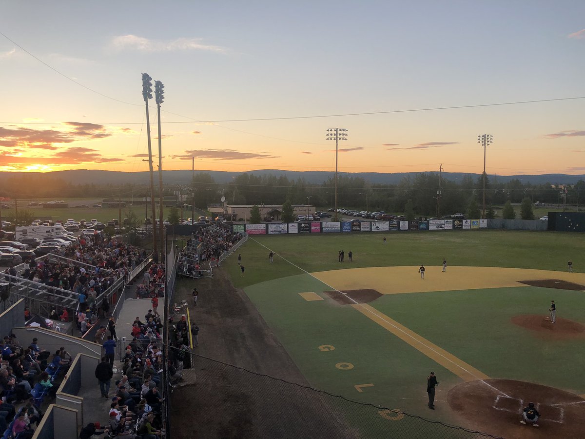 RealGoldpanners's tweet photo. Panners add on another, now lead 3-0 as we go to the eighth inning. It’s 12:20AM and it looks like this as Buddie Pindel warms up for relief: https://t.co/CDTt8sIbdm
