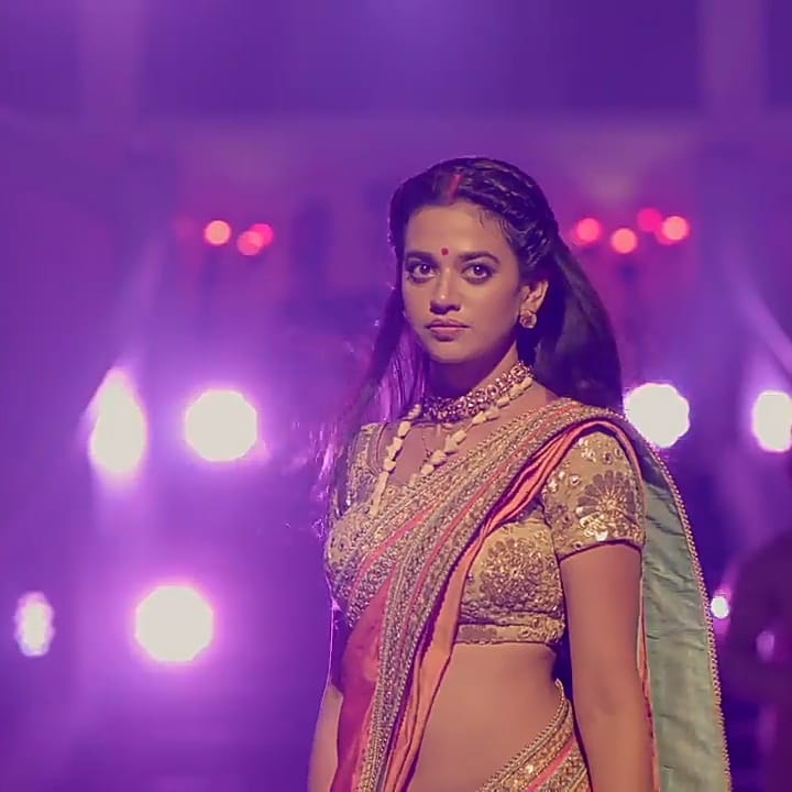fanclubofshruti's tweet photo. #ChamChamRani
#ChamCham
#Kahani
#NamakIsskKa
#ShrutiSharma https://t.co/0SeU8IBHx3