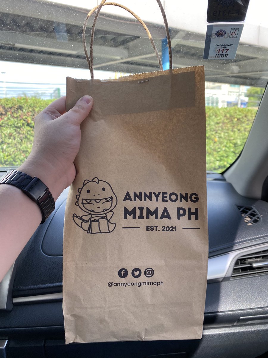 cheonsnooshine's tweet photo. finally got my @annyeongmimaph’s #SVTCollection in black!!!

ang ganda ng pagkaka-embroider ng patch hhhhhhh tas dami pang papelz na freebie~

#MIMAreviews https://t.co/toz1k4J0Ld