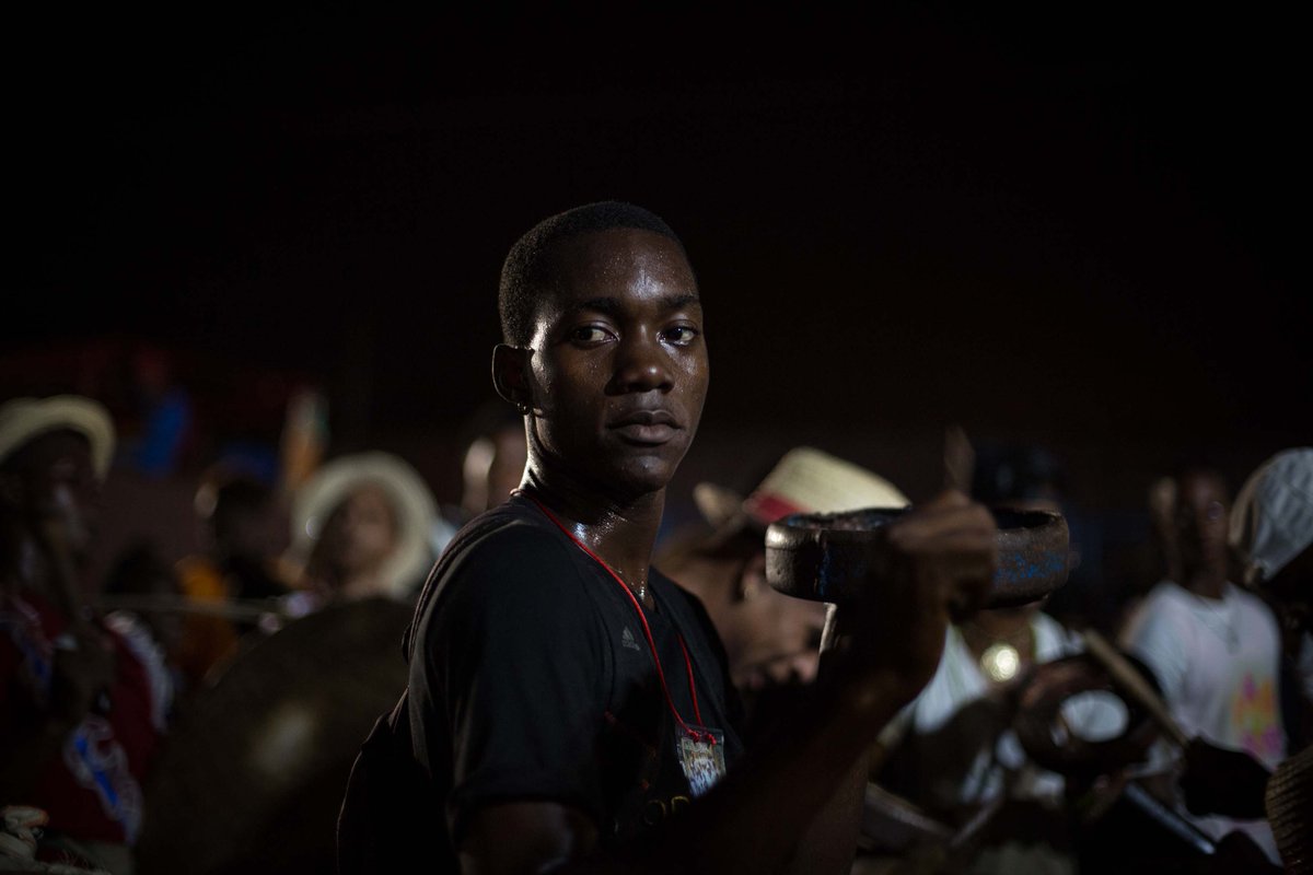 lavirreinaci's tweet image. 🔴 Última setmana per a veure “La nit incandescent. Viatge al fons del voler viure” de @josolfilms una traducció al llenguatge museogràfic de la pel·lícula “Nos queda la noche”.

🗓 Fins al 27.06 
🎟 Entrada gratuïta 
🔗 bit.ly/Jo-Sol-lavirre… #JoSol