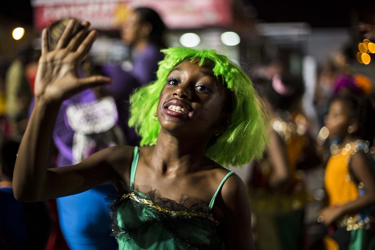 lavirreinaci's tweet image. 🔴 Última setmana per a veure “La nit incandescent. Viatge al fons del voler viure” de @josolfilms una traducció al llenguatge museogràfic de la pel·lícula “Nos queda la noche”.

🗓 Fins al 27.06 
🎟 Entrada gratuïta 
🔗 bit.ly/Jo-Sol-lavirre… #JoSol