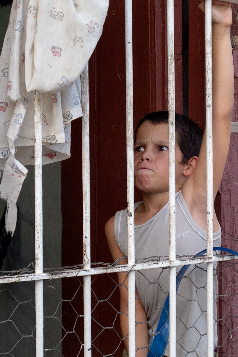 lavirreinaci's tweet image. 🔴 Última setmana per a veure “La nit incandescent. Viatge al fons del voler viure” de @josolfilms una traducció al llenguatge museogràfic de la pel·lícula “Nos queda la noche”.

🗓 Fins al 27.06 
🎟 Entrada gratuïta 
🔗 bit.ly/Jo-Sol-lavirre… #JoSol