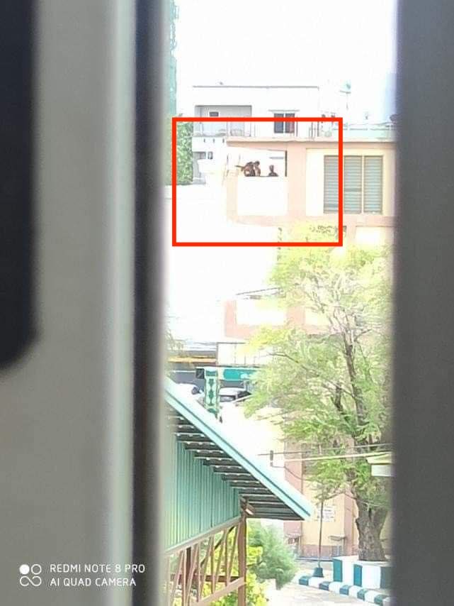 MANDALAY:

SAC Terrorists take position at BHES (14) school building on 80th Street (32 x 33 Streets). 

#June22Coup #WhatsHappeningInMyanmar #MilkTeaAlliance