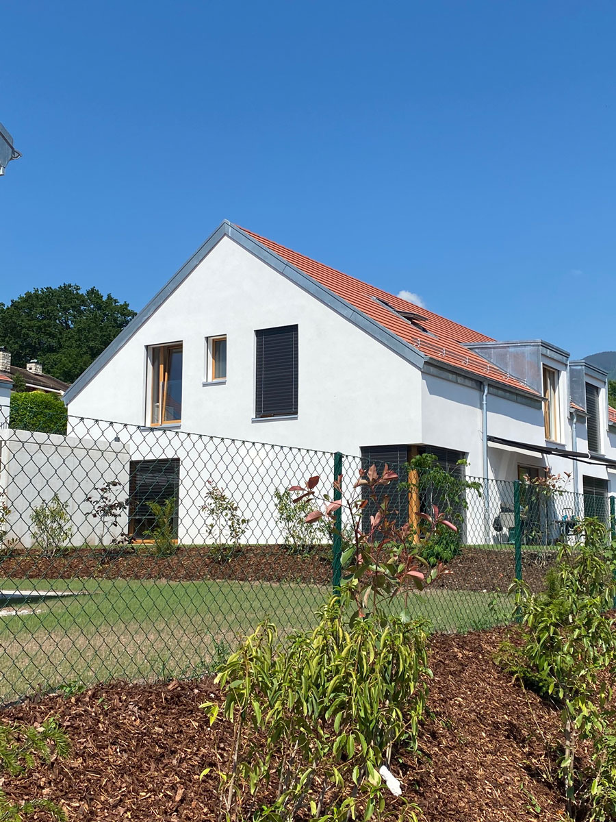 Les 20 villas du projet #aumontdehden à la Tour-de-Peilz ont trouvé preneur et la commercialisation est désormais terminée.

The 20 villas of our project  #aumontdehden located in La Tour-de-Peilz have found takers and  the marketing is now complete.